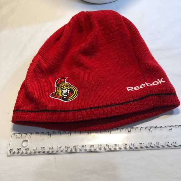 Ottawa Senators NHL Hockey Reversible Beanie Cap - Vintage Reebok Toque Hat 2010 - Picture 10 of 14